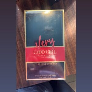 Carolina Herrera Very Good Girl Eau de Parfum - Navy & Pink with Gold Trim